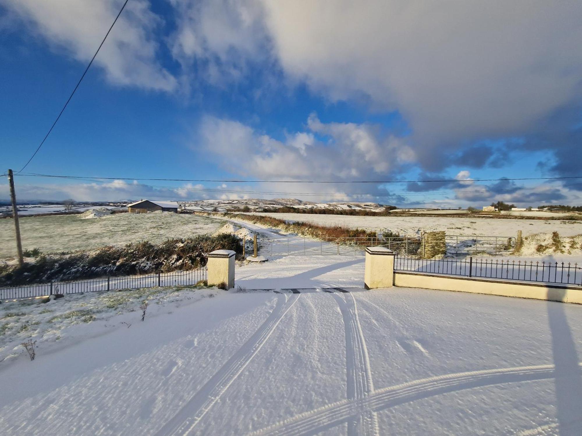 Villa Hillhead'S Sea View Escape à Moville Extérieur photo